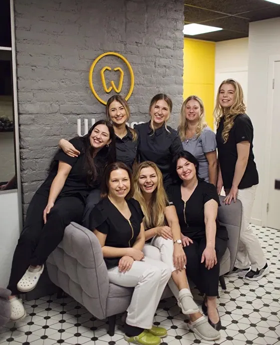 We Care zobārstniecības komanda un klīnika Rīgas centrā