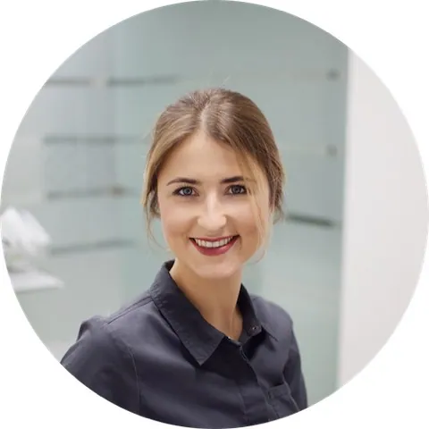 Dr. Darja Sorokina — zobārste, implantoloģijas speciāliste We Care klīnikā Rīgā